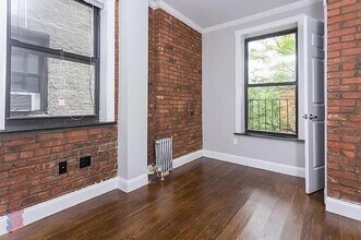 3 W 103rd St in New York, NY - Building Photo - Building Photo