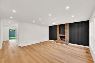 1210 E Bonner Way in Millcreek, UT - Foto de edificio - Building Photo