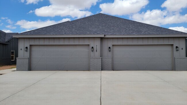 7128 22nd Pl in Lubbock, TX - Foto de edificio - Building Photo