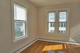 6 Ivaloo St, Unit 6B in Somerville, MA - Building Photo - Building Photo