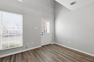 11 Abbey Rd in Euless, TX - Building Photo - Building Photo