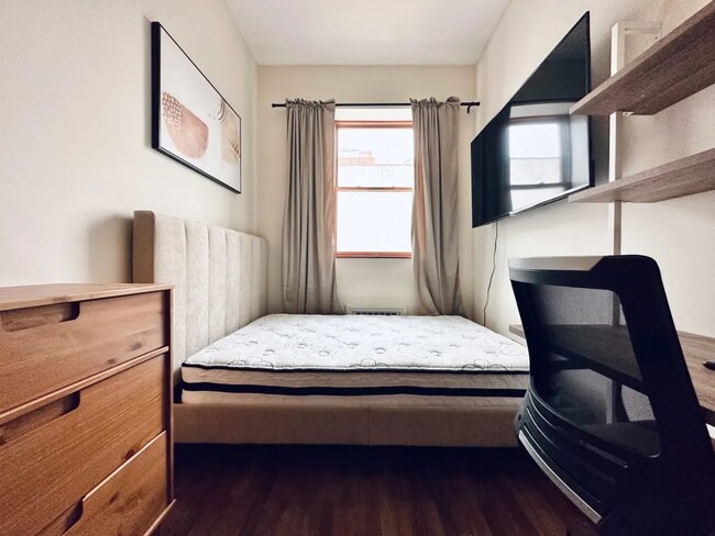 Furnished room/NOT APARTMENT, Unit 3R in Brooklyn, NY - Foto de edificio - Building Photo