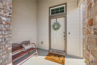 141 Rowdy Yates Wy in Jarrell, TX - Foto de edificio - Building Photo