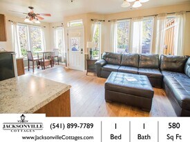 180 E F St in Jacksonville, OR - Building Photo