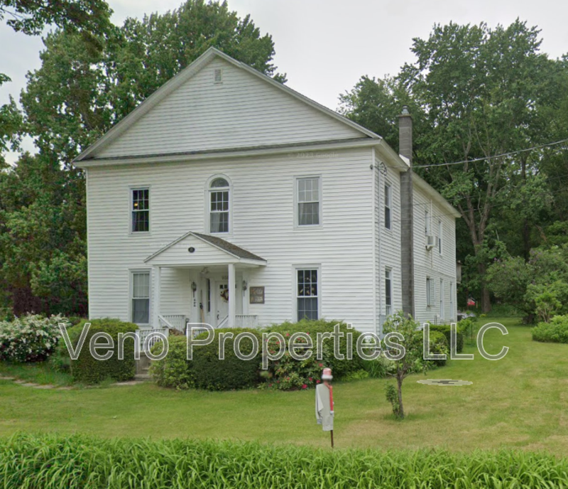 958 Main St in Clifton Park, NY - Building Photo