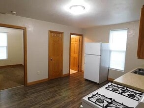 1408 Logan Ave in Marinette, WI - Building Photo - Building Photo