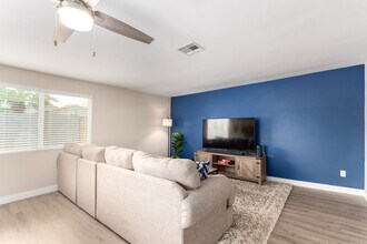 955 E Marigold Ln in Tempe, AZ - Building Photo - Building Photo