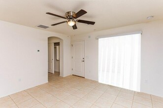 2094 Swanson Ave in Lake Havasu City, AZ - Foto de edificio - Building Photo