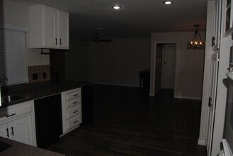 2413 Sunrise Dr in Bakersfield, CA - Building Photo - Building Photo