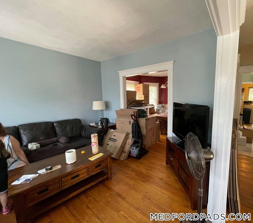12 Berwick Rd in Medford, MA - Building Photo