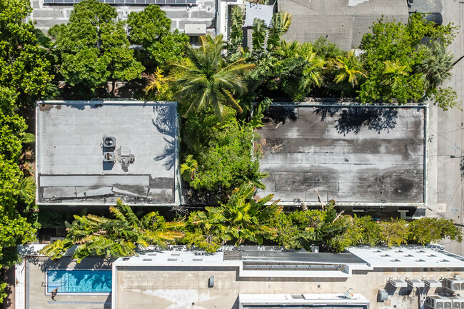410 Meridian Ave in Miami Beach, FL - Building Photo - Building Photo