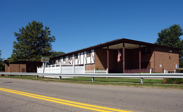 Witmer Arms in Massillon, OH - Building Photo - Building Photo