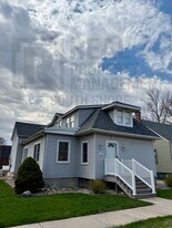 430 Keilman St in Dyer, IN - Building Photo