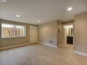 7415 N Ida Ave in Portland, OR - Building Photo - Building Photo