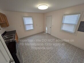 906 S Tonti Cir in Peoria, IL - Building Photo - Building Photo