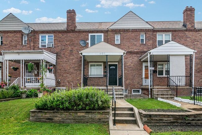 property at 607 Ponca St