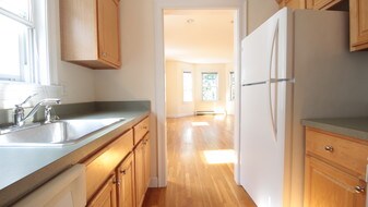 17 Roberts St Apartments