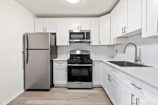 250 Main St in Spotswood, NJ - Building Photo