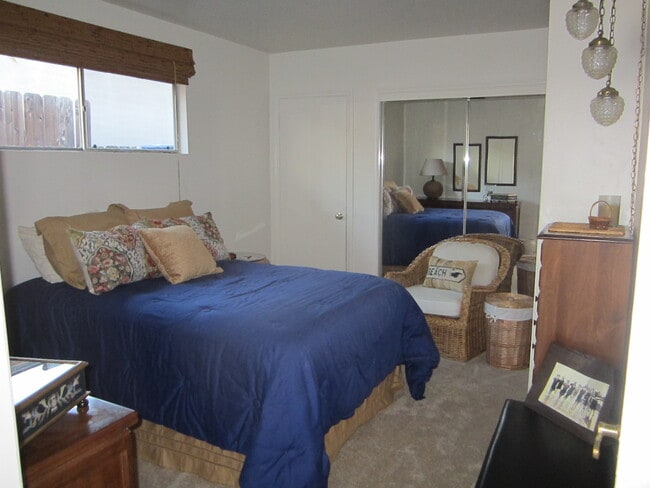 655 Pomona Ave in Coronado, CA - Foto de edificio - Building Photo