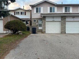 102 Rakewood Crescent in Toronto, ON - Building Photo