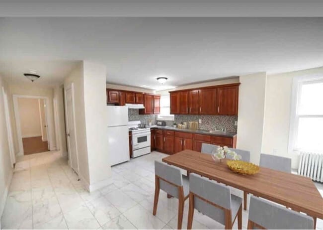 10 Locust Hill Ave, Unit 3