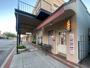 Broadway in Kissimmee, FL - Foto de edificio - Building Photo