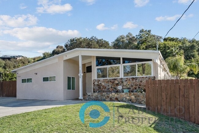 5063 Chaparral Way in San Diego, CA - Building Photo - Building Photo