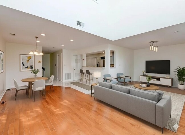 property at 816 Topsail Ln