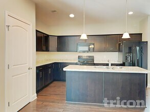 200 Bexley Way in White House, TN - Foto de edificio - Building Photo