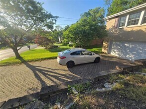 104 Briar Crest Dr in Monroeville, PA - Building Photo - Building Photo