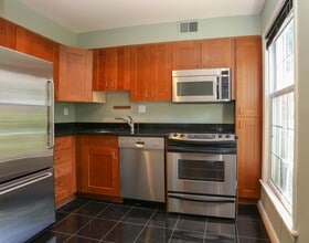 1729 Corcoran St NW, Unit #A in Washington, DC - Foto de edificio - Building Photo