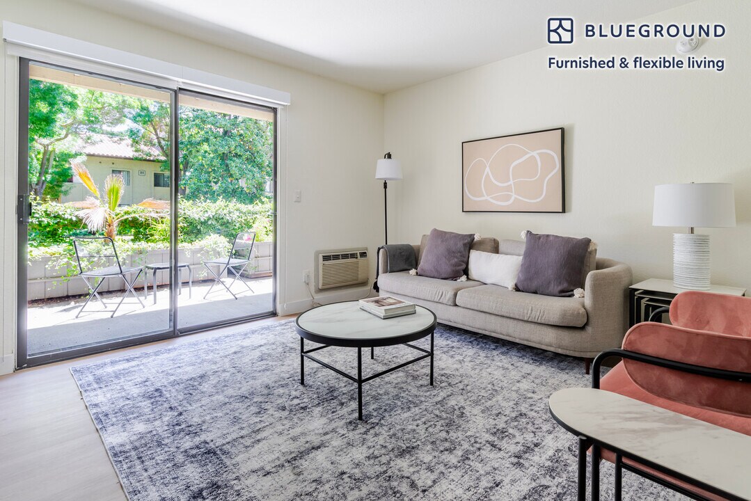 1600 Villa St in Mountain View, CA - Building Photo