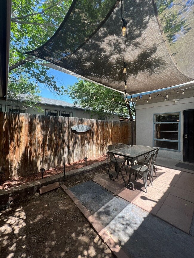 property at 118 Princeton Dr SE