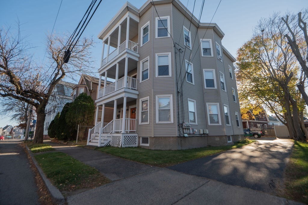 12 Michigan Ave in Lynn, MA - Building Photo