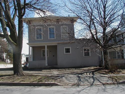 174 W Seneca St in Oswego, NY - Building Photo