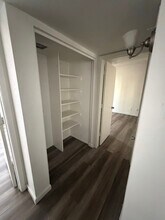 2833 E Le Marche Ave, Unit Apt 201 in Phoenix, AZ - Foto de edificio - Building Photo