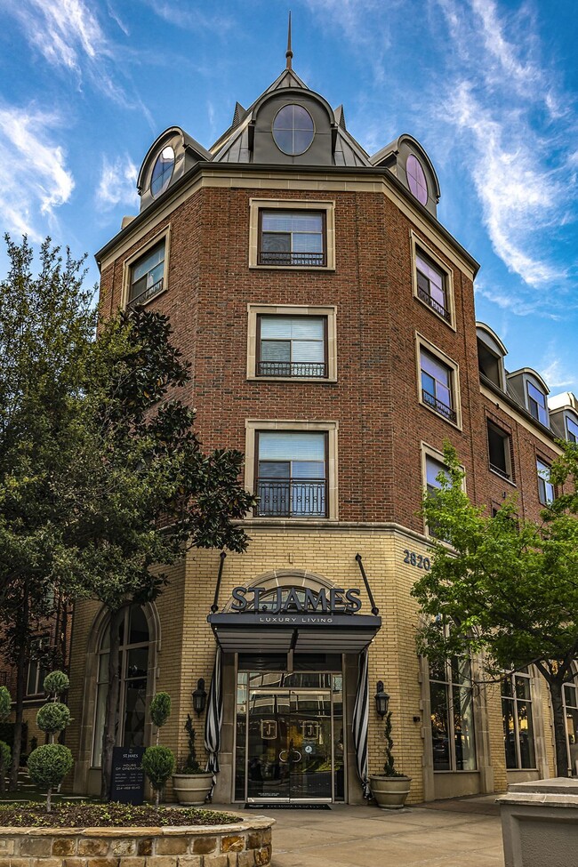 St. James in Dallas, TX - Foto de edificio - Building Photo