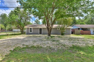 641 Williams Ave in Rockdale, TX - Building Photo