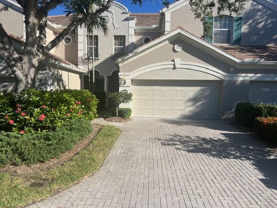 5264 Bouchard Cir in Sarasota, FL - Building Photo