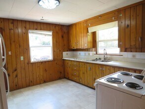 1604 Dorchester Dr in Colorado Springs, CO - Building Photo - Building Photo