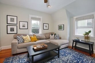12 Denton Ter, Unit 2 in Boston, MA - Foto de edificio - Building Photo