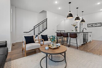 738 Douglas Ave in Nashville, TN - Building Photo - Building Photo