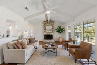 142 Lake Shore Dr in Horseshoe Bay, TX - Building Photo - Building Photo