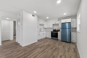 1301 Emerald Terrace in Fort Pierce, FL - Building Photo - Building Photo