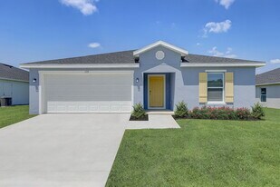 The Groves at Lake Ella in Lady Lake, FL - Building Photo