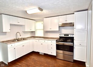 1111 Island Woods Dr in Indianapolis, IN - Building Photo - Building Photo