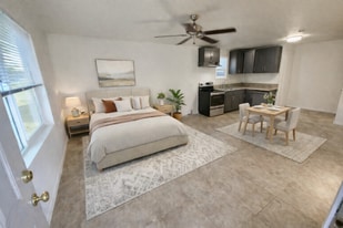 2118 Elmyra Ave, Unit #2 in Bakersfield, CA - Building Photo