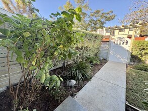 2245 Garnet Ave in San Diego, CA - Building Photo - Building Photo