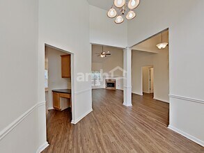 77 Bedford Park Dr in Newnan, GA - Building Photo - Building Photo