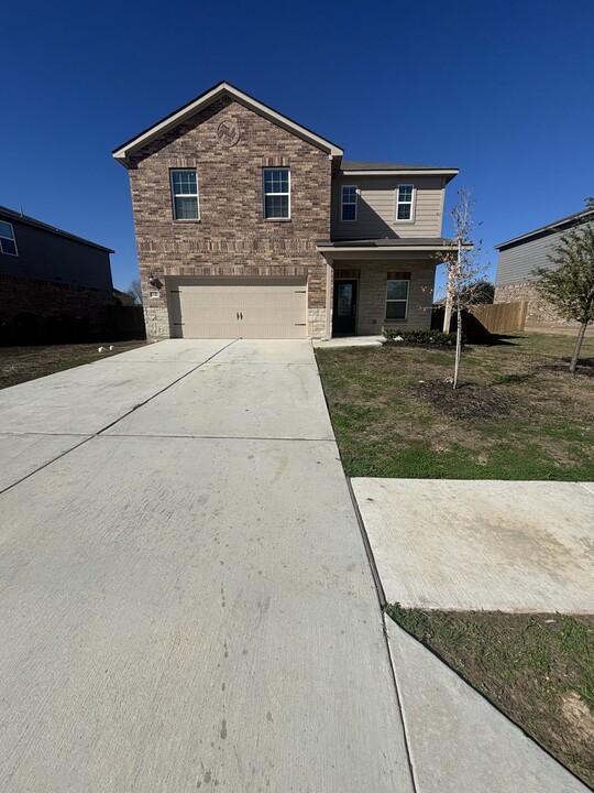 1342 Treeta Trail in Kyle, TX - Building Photo